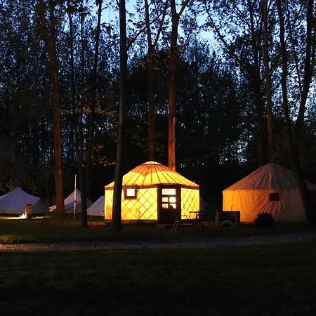 Oeko Kemping Es Glamping Tiszadada Luaran gambar