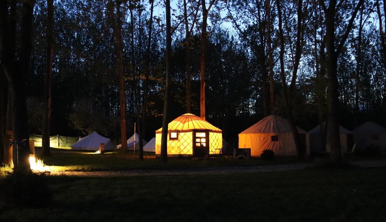 Oeko Kemping Es Glamping Tiszadada Luaran gambar
